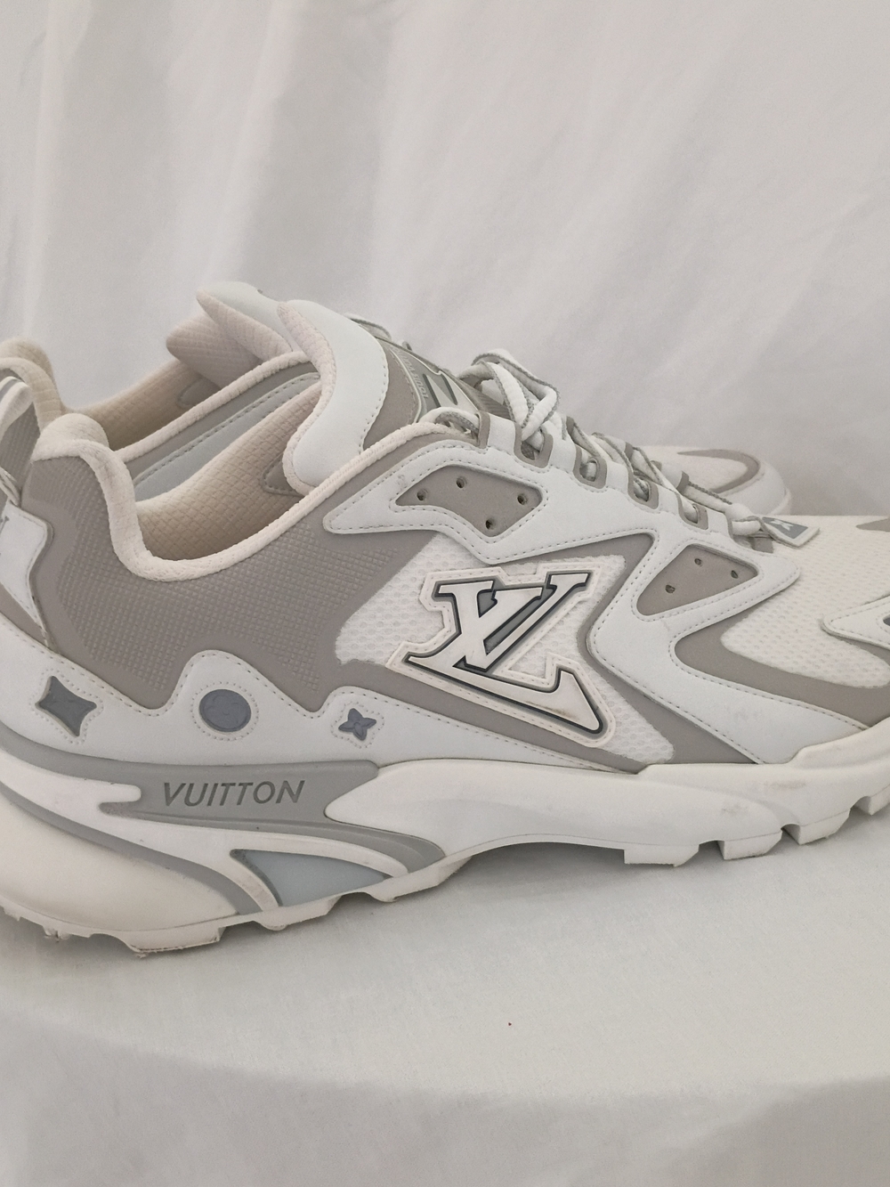 Louis Vuitton Runner Tatic Sneakers - White/Grey -  Men's LV Size 10 (US 11) - Picture 4 of 14